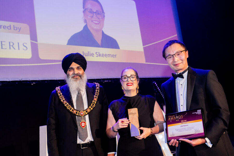 Julie Skeemer receiving the Patient Choice Award at the UHL Recognition Awards